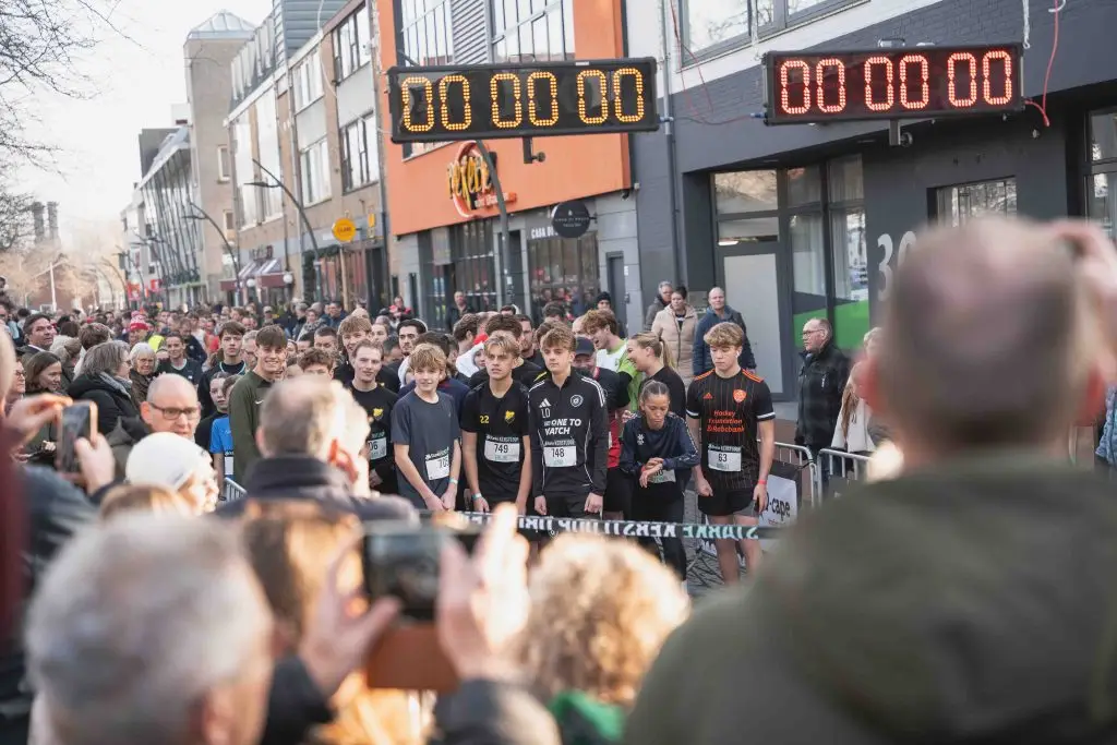 Dubbelzijdige marathonklok bij de finish